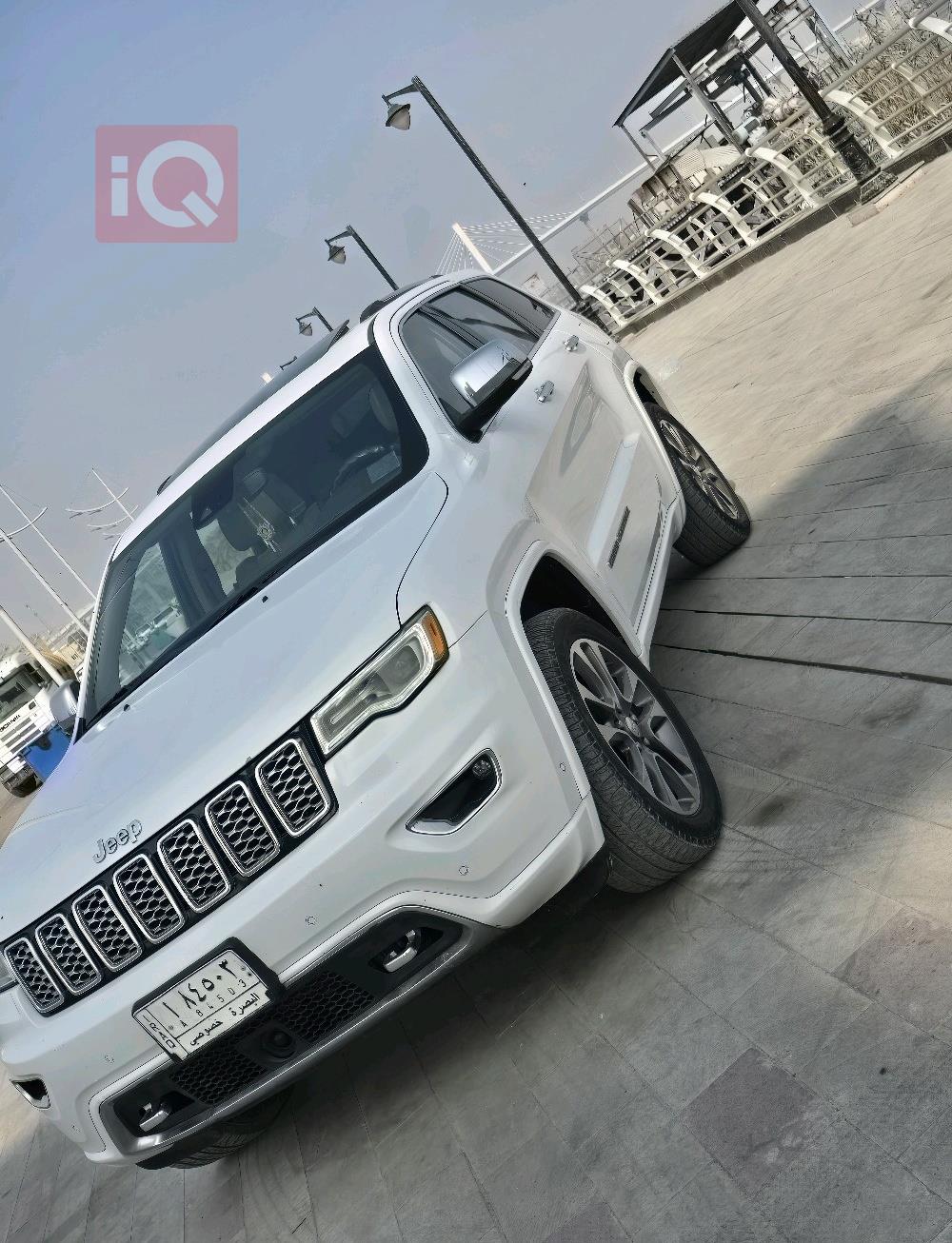 جیپ گراند شیرۆکی